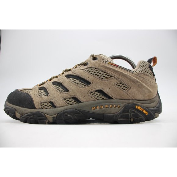 Athletic_Shoes